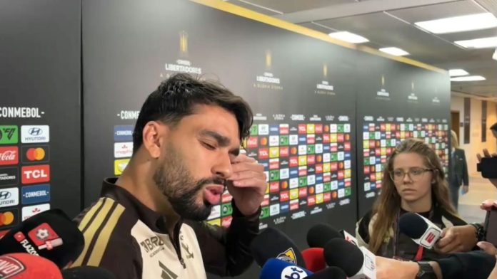 Lucas Paquetá em entrevista após eliminação do Flamengo no Maracanã - Foto: Rodrigo Lima / Coluna
