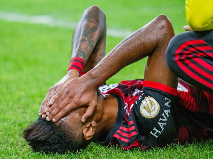 Bruno Henrique em campo pelo Flamengo