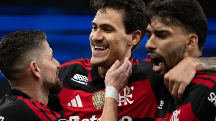 Jorginho, Pedro e Paquetá, jogadores do Flamengo