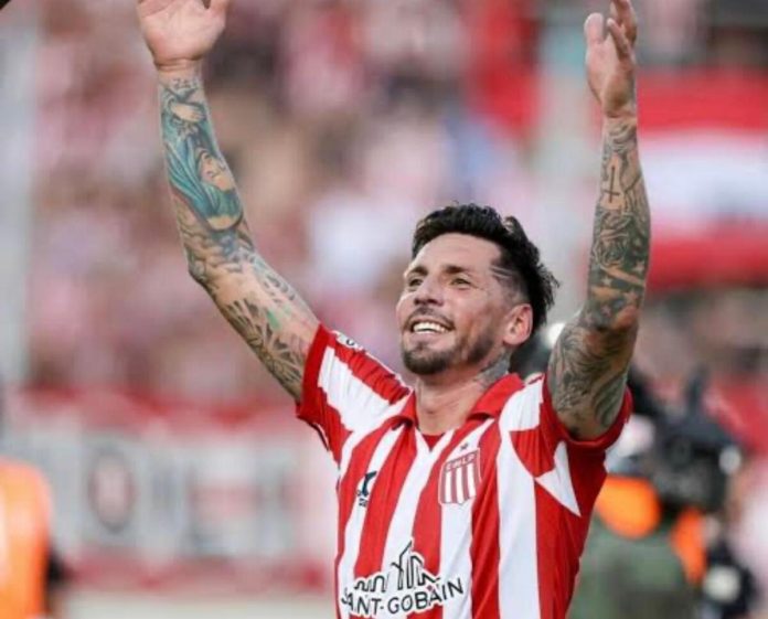 José Sosa, capitão do Estudiantes de La Plata.