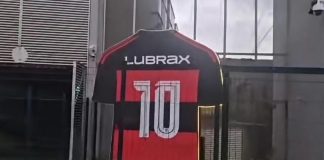 Propaganda da nova parceria entre Flamengo e Lubrax, está na porta da empresa, no Rio de Janeiro. Foto: Reprodução