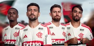 Jogadores do Flamengo com o Manto 2