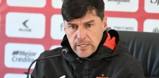 O uruguaio Alexander "Cacique" Medina, atual técnico do Estudiantes