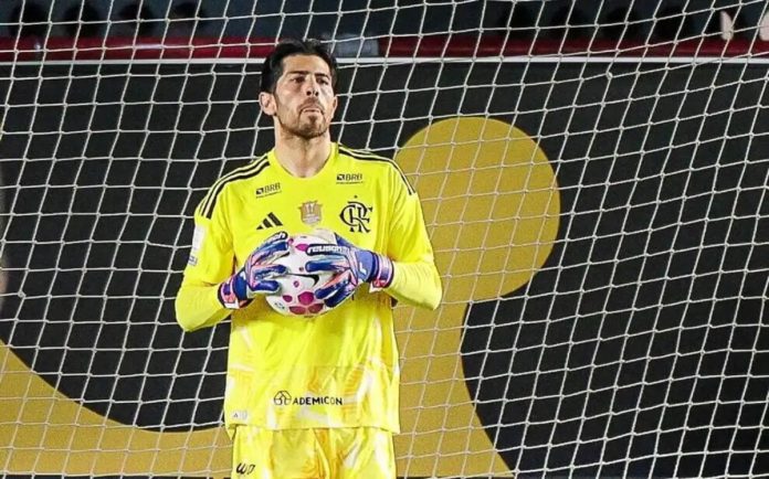 Rossi enfrenta hostilidade de rubro-negros após expulsão de Jorginho contra o Santos