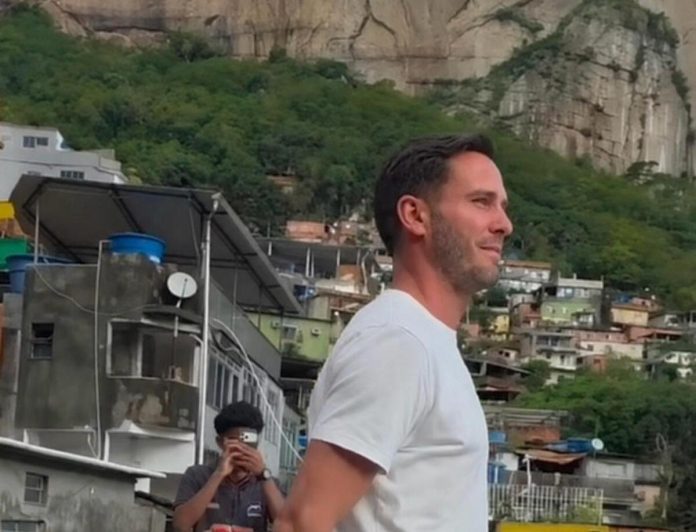 saul-jogador-do-flamengo-na-rocinha Saúl. jogador do Flamengo na Rocinha